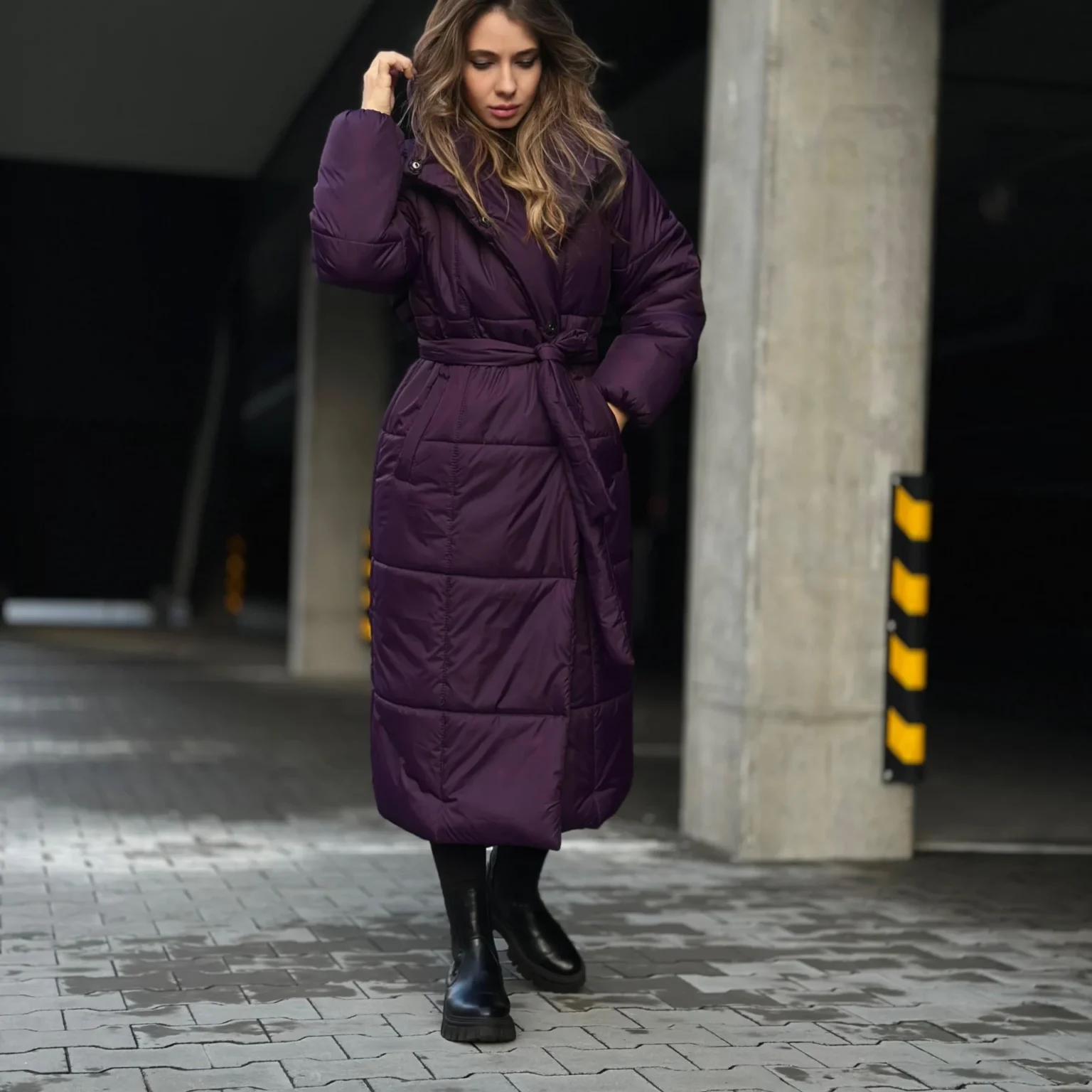Пуховик жіночий COAT BLANKET односторонній темно-фіолетовий з поясом - COAT BLANKET - пуховики, куртки, одяг та багато іншого.