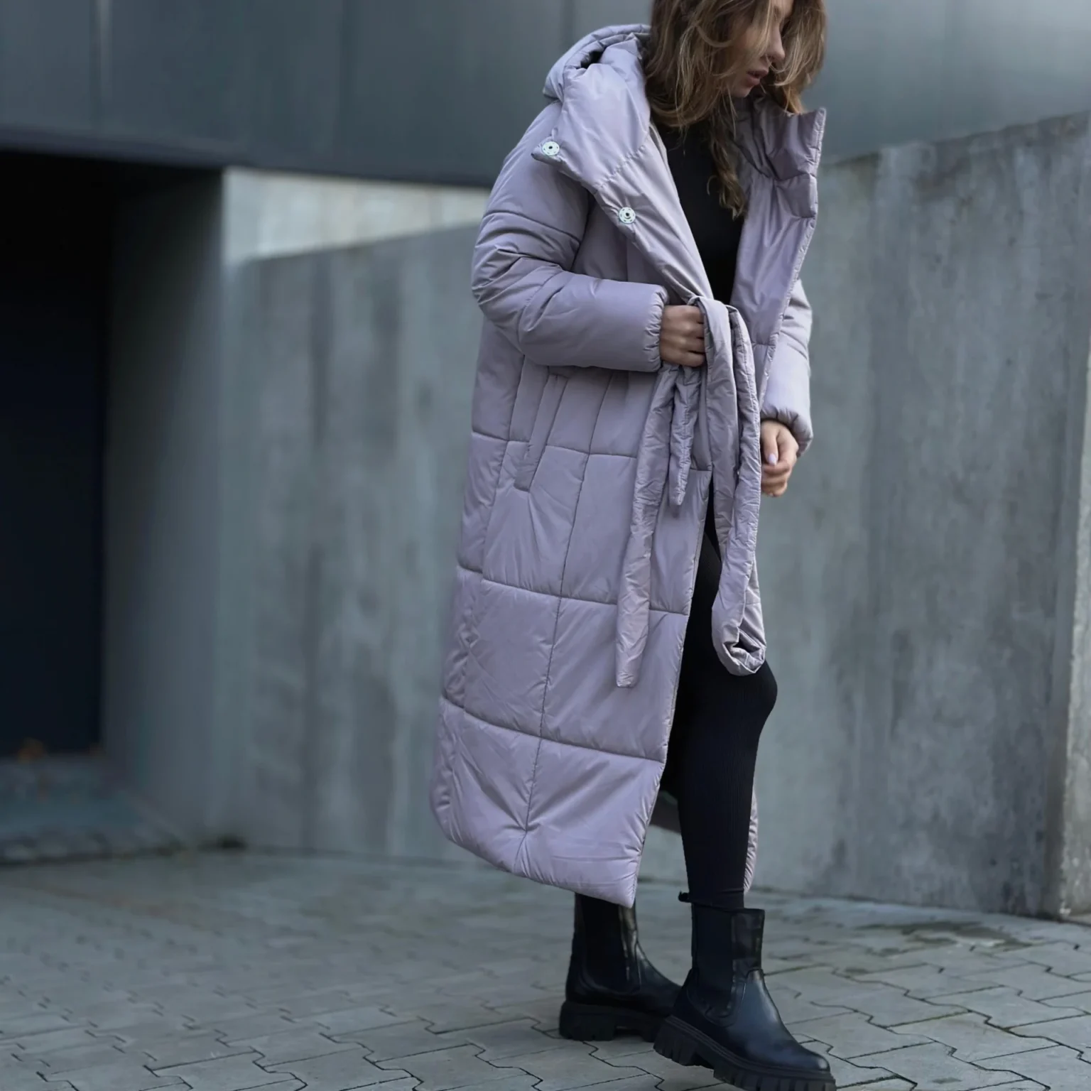 Пуховик жіночий COAT BLANKET односторонній світло-сірий з поясом - COAT BLANKET - пуховики, куртки, одяг та багато іншого.