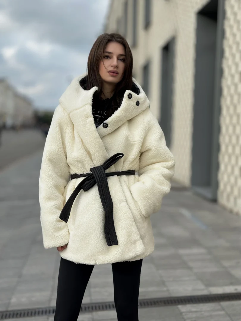 Пуховик-шуба жіноча COAT BLANKET двостороння “ТЕДДІ” чорно-молочна з поясом - COAT BLANKET - пуховики, куртки, одяг та багато іншого.