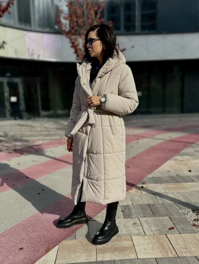 IMG_7012 Пуховик жіночий COAT BLANKET односторонній бежевий з поясом - Зображення 1